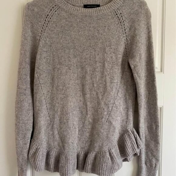 Women's Ann Taylor Gray Sweater w/ Ruffle Size Medium - Picture 1 of 3